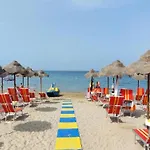 Welcoming In At The Seabeach Apartman Marotta