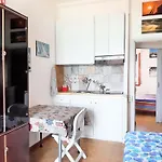 Welcoming In At The Seabeach * Marotta