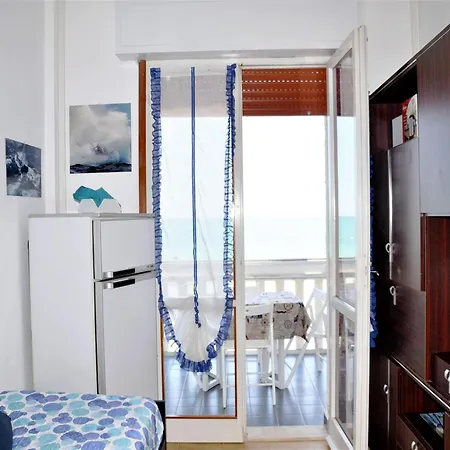 Welcoming In At The Seabeach Marotta