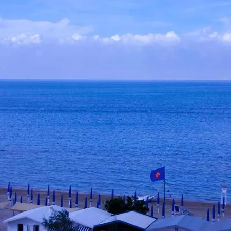 Lägenhet Welcoming In At The Seabeach