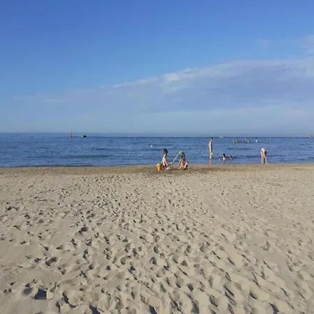 Welcoming In At The Seabeach * Marotta